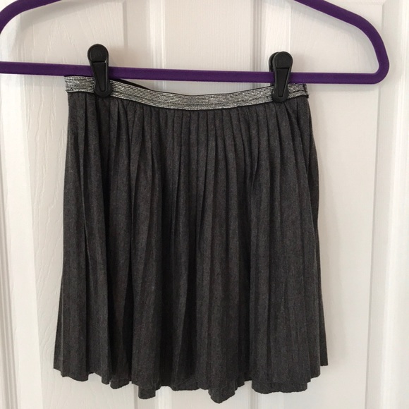 Old Navy Pleated Skirt - Picture 6 of 6